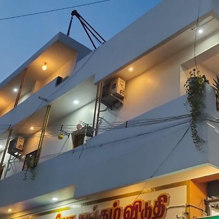 Отель Kavieya Residency Purnankuppam Экстерьер фото