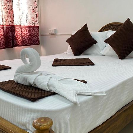 Отель Kavieya Residency Purnankuppam Экстерьер фото