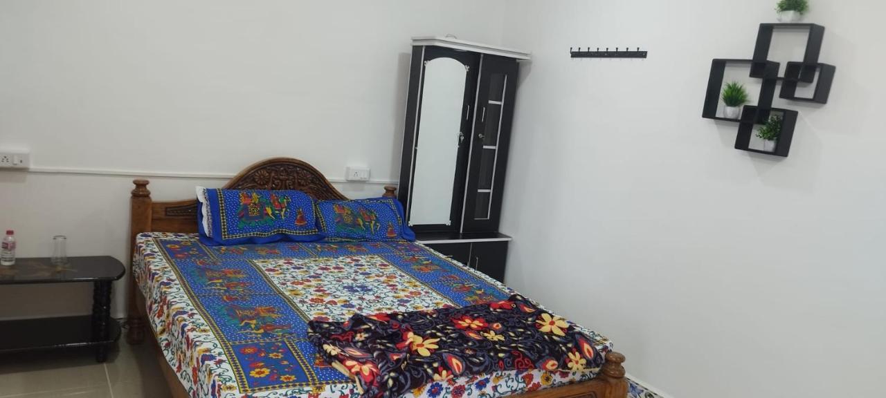 Отель Kavieya Residency Purnankuppam Экстерьер фото