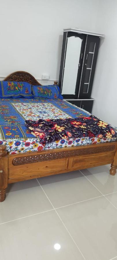 Отель Kavieya Residency Purnankuppam Экстерьер фото