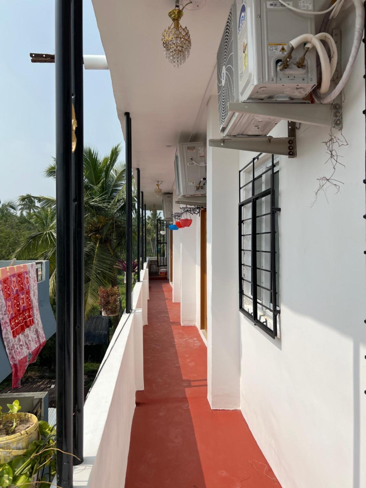 Отель Kavieya Residency Purnankuppam Экстерьер фото