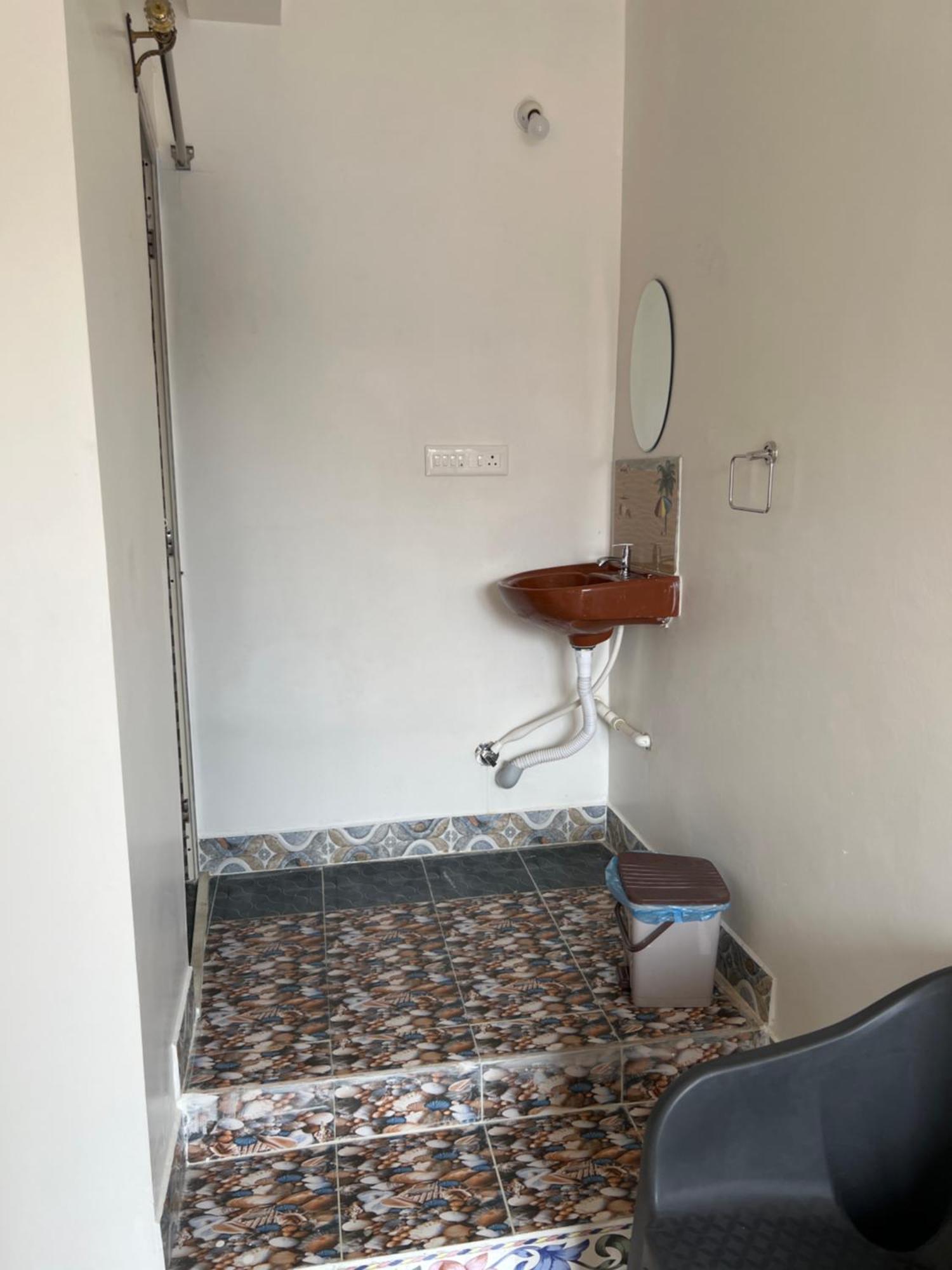 Отель Kavieya Residency Purnankuppam Экстерьер фото