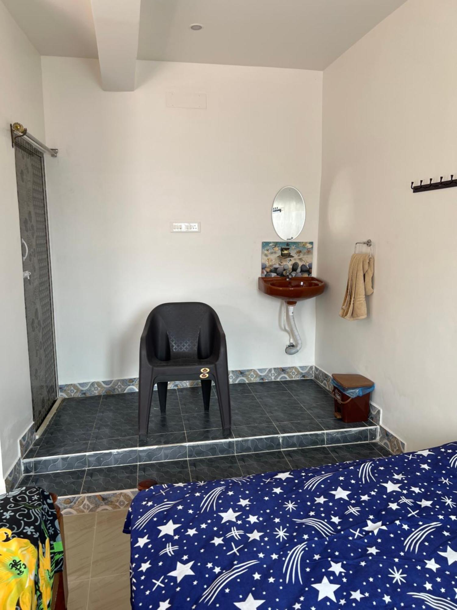 Отель Kavieya Residency Purnankuppam Экстерьер фото