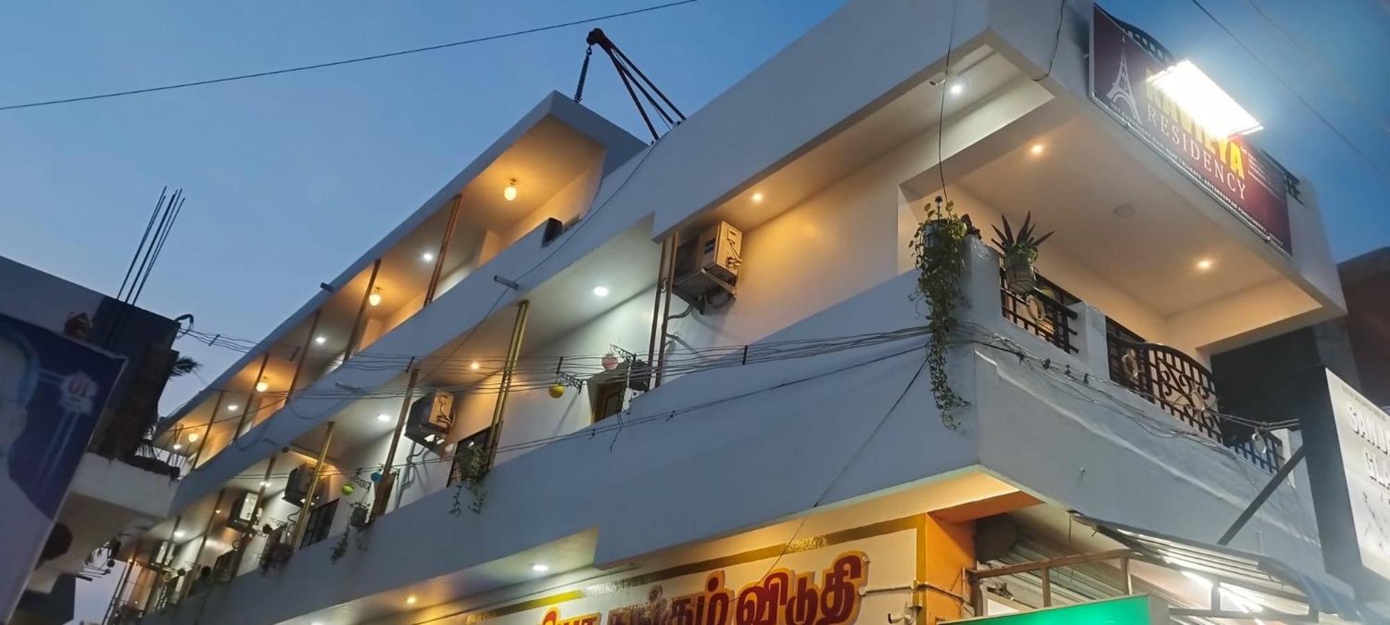 Отель Kavieya Residency Purnankuppam Экстерьер фото