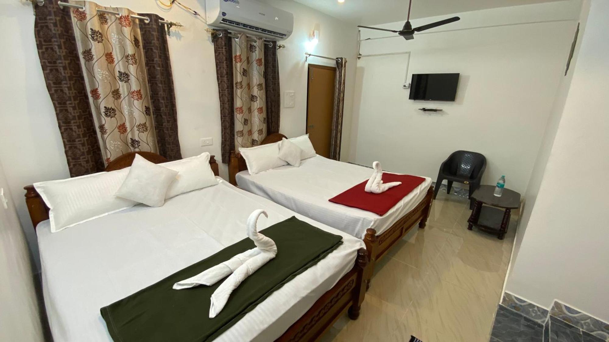 Отель Kavieya Residency Purnankuppam Экстерьер фото