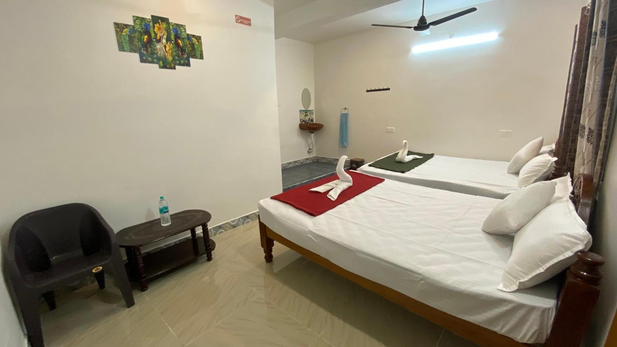 Отель Kavieya Residency Purnankuppam Экстерьер фото