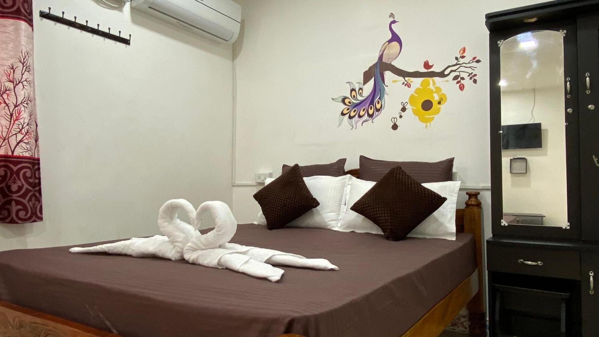 Отель Kavieya Residency Purnankuppam Экстерьер фото