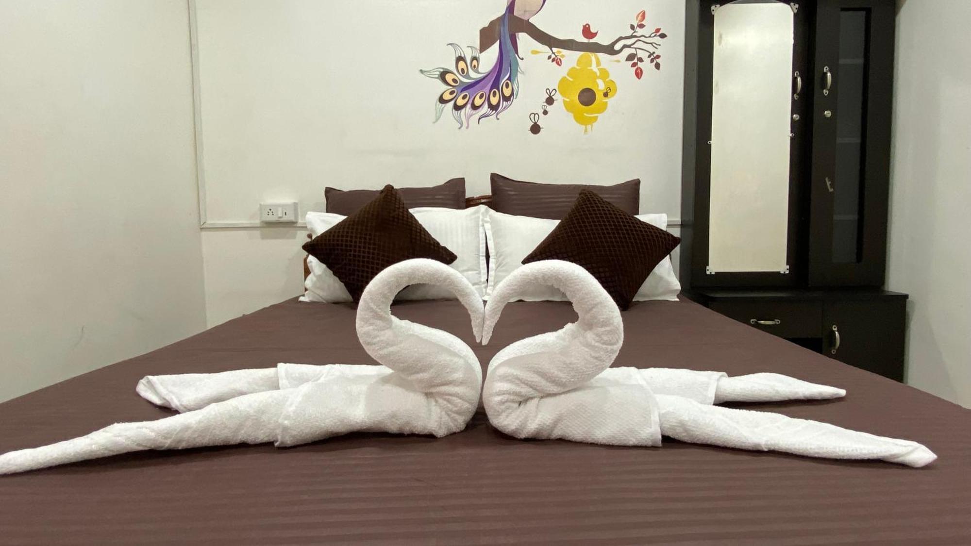 Отель Kavieya Residency Purnankuppam Экстерьер фото