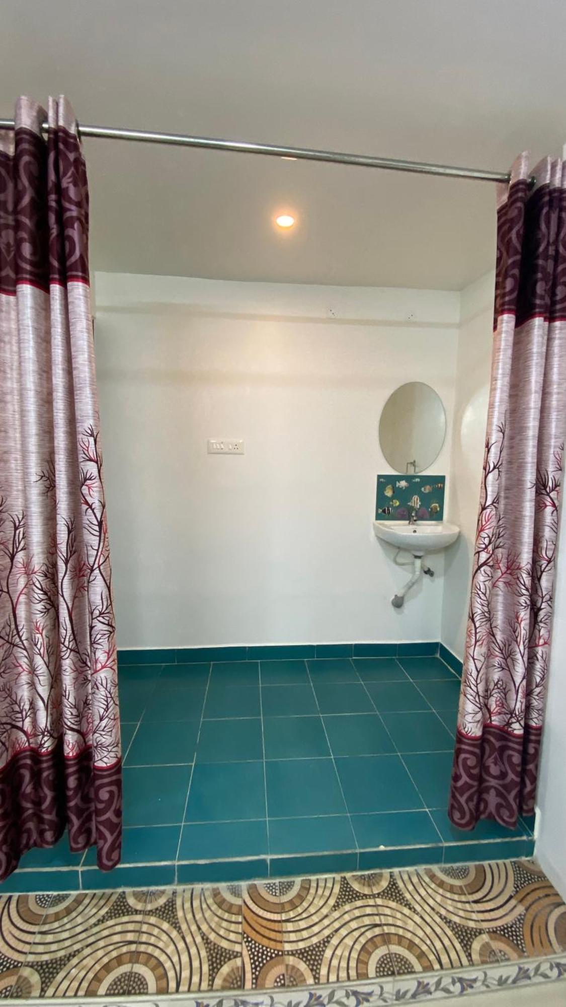 Отель Kavieya Residency Purnankuppam Экстерьер фото