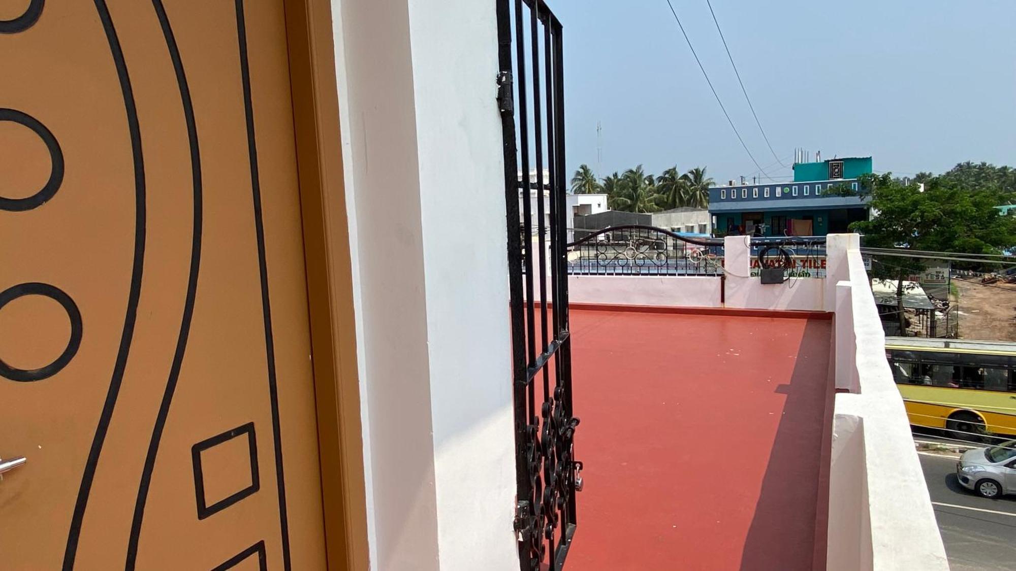 Отель Kavieya Residency Purnankuppam Экстерьер фото